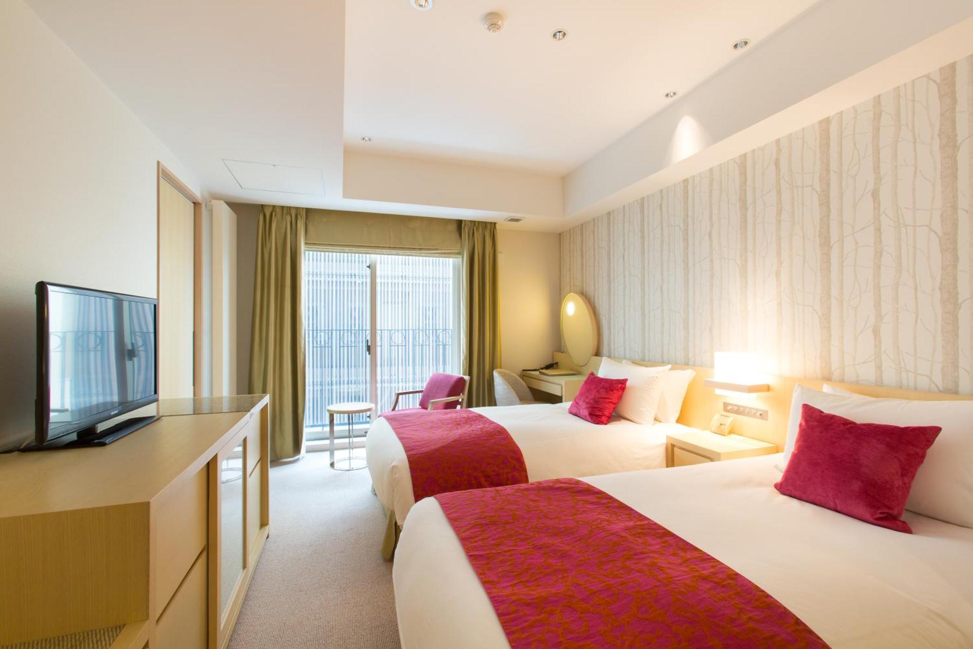 Superior Twin Room Courtyard View